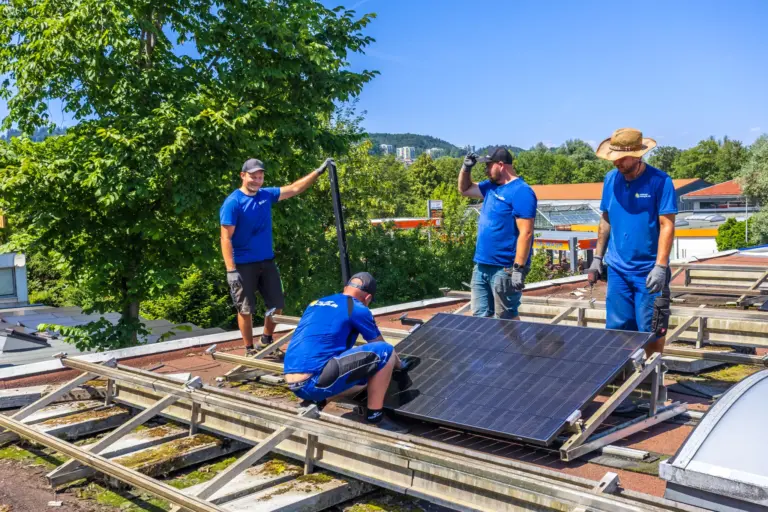 Präzise Montage – Sonnen-Energie